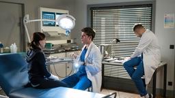 Ben Ahlbeck (Philipp Danne) will mit weiteren Tests herausfinden, was Sina (Isabel Bongard) fehlt. Dr. Matteo Moreau (Mike Adler) hält sie für völlig gesund.