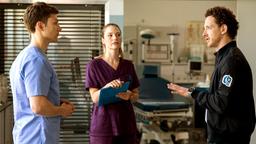 David Voss (Konstantin Frank) kommt mit einem ungewöhnlichen Anliegen ins Klinikum. Er versucht die Ärzte Florian Osterwald (Lion Wasczyk), Julia Berger (Mirka Pigulla) davon zu überzeugen, dass eine Untersuchung notwendig ist.