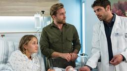 Die frisch gebackenen Eltern Mia  (Luise von Finkh) und Paul Landauer (Jeremias Koschorz) freuen sich über die Geburt ihrer Tochter Mathilda. Doch Dr. Niklas Ahrend (Roy Peter Link) hat beunruhigende Nachrichten.