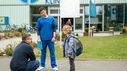 Dr. Ben Ahlbeck  (Philipp Danne) und Dr. Elias Bähr (Stefan Ruppe) sollen den siebenjährigen Roberto Bruni  (Lukas Eyermann) untersuchen, der beim Spielen einen leichten Stromschlag abbekommen hat.