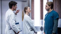 Dr. Ben Ahlbeck (Philipp Danne) und Dr. Julia Berger (Mirka Pigulla) sind überzeugt, dass Sie Ihrem Freund Dr. Mikko Rantala (Luan Gummich) am besten beim Thema Dating helfen können. Was haben die beiden wohl für Mikko in petto?