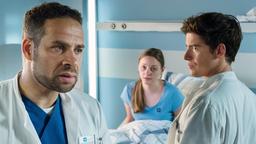 Dr. Matteo Moreau (Mike Adler) ist mit Bens (Philipp Danne) Verhalten vor der Patientin Sarah Hahn (Mathilde Bundschuh) nicht einverstanden.
