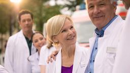 Es beginnt als normaler Tag in der Sachsenklinik: Dr. Kathrin Globisch (Andrea Kathrin Loewig) und Dr. Roland Heilmann (Thomas Rühmann) freuen sich auf ihren Dienst.