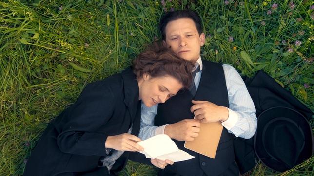 Bild: NDR Milena Jesenska (Liv Lisa Fries) und Franz Kafka (Joel Basman).
