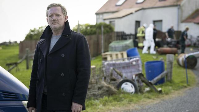 Bild: ARD Degeto/ITV Studios Global Detective Inspector Jimmy Perez (Douglas Henshall) ist dem Täter auf der Spur.