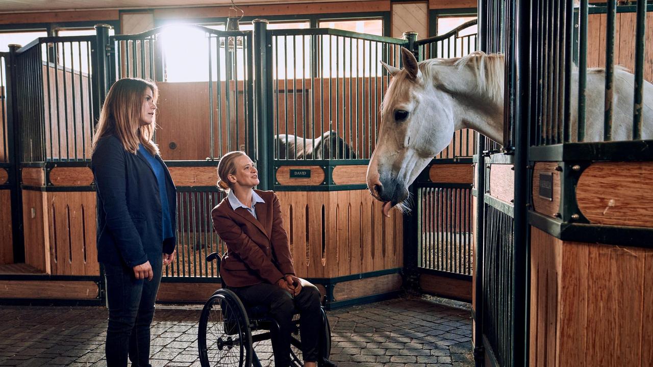 Marie Gabler (Katharina Wackernagel) muss den Mord am Pferdewirt Alwin Lippert aufklären. Dessen Nachbarin, die Pferdezüchterin Ortlinde Deinert (Caroline Hanke), zeigt Marie stolz ihre Rassestute Walhalla …