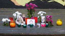 Blumen und Kerzen erinnern an den tragischen Tod der 20jährigen Nadine Torwald.