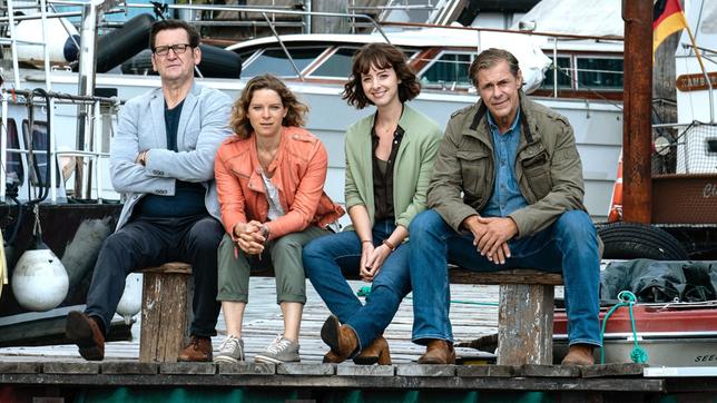 Bild: ARD/Marion von der Mehden Das Ermittler-Team: Lars Englen (Ingo Naujoks), Tomke Jennsen (Anjorka Strechel), Ida Müller-Dogan (Amelie Plaas-Link), Finn Kiesewetter (Sven Martinek).