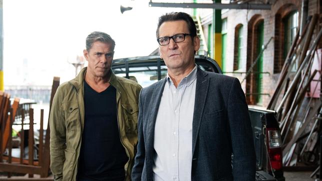Bild: ARD/Marion von der Mehden Finn (Sven Martinek) und Lars (Ingo Naujoks) sind auf der Suche nach Simone Torwald.