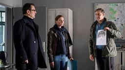 Lars (Ingo Naujoks), Nina (Julia E. Lenska) und Finn (Sven Martinek) haben ein Phantombild, das womöglich zur Täterin im aktuellen Mordfall führt.