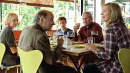 Paul, Ella, Tim und Franziska Kemp mit Hermann