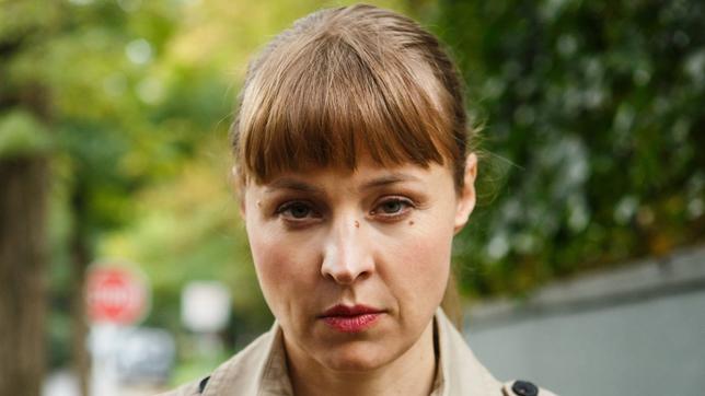 Bild: ARD/Kai Schulz Katja Danowski spielt die Kommissariatsleiterin Vicky Adam.