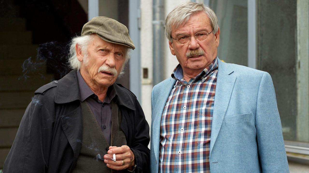Edwin Bremer (Tilo Prückner) und Günter Hoffmann (Wolfgang Winkler) müssen den Mord an einem Banker aufklären.