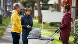 Vicky Adam (Katja Danowski) bringt Torsten Hahn (Jörn Knebel) zu Anke Dreyer (Julia Grafflage). Diese ist enttäuscht, dass sich Torsten auch nicht an sie und das Baby erinnern kann.