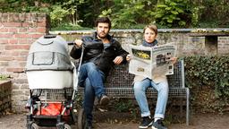 Vicky Adam (Katja Danowski) und Manuel Beck (Jasin Challah) halten Ausschau nach dem Kurier.