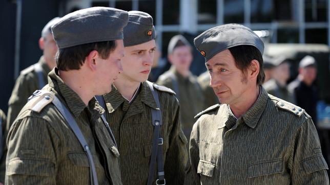 Bild: BR/Günther Reisp Sedwitz: Schnaider (Matthias Jentsch), Stordel (Kevin Wilke) und Ralle Pietzsch (Thorsten Merten)