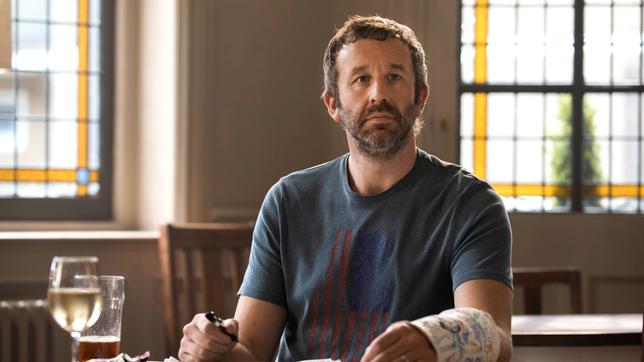 Bild: Confession TV Limited (2018)/Parisatag Hizadeh Tom (Chris O'Dowd) ist wenig konstruktiv bei der Beziehungsarbeit.