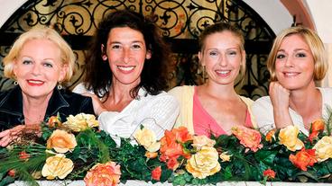 Bild: ARD/ORF/Hubert Mican Julie Zirbner, Maria Dengg, Sabine Schösswender und Lola Brandt