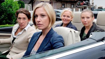 Bild: ARD/ORF/Hubert Mican Julie Zirbner, Lola Brandt, Maria Dengg und Sabine Schösswender