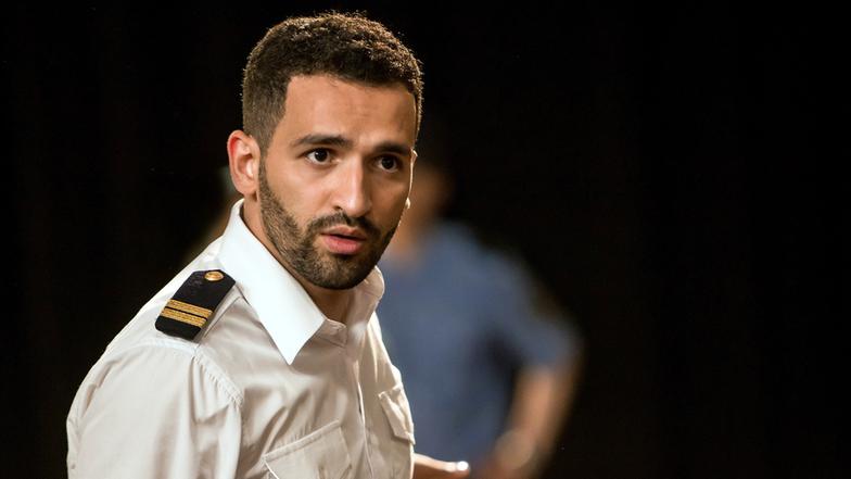 Hassan : 4 Blocks Bild Hassan Akkouch 6 Von 28 Filmstarts De _ Hassan shakosh — ya gada3 03:57.