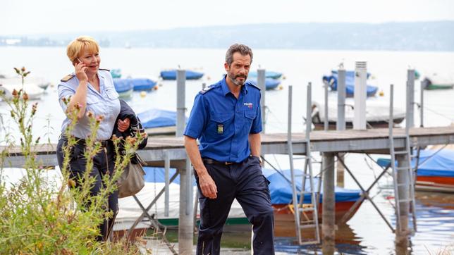 Bild: ARD/Daniel Schmid Nele Fehrenbach (Floriane Daniel) und Adrian Aubry (Martin Rapold) ermitteln gemeinsam gegen die Mafia.