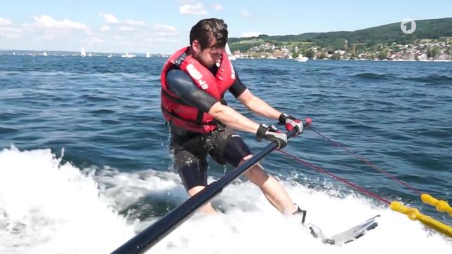 Max auf dem Wakeboard