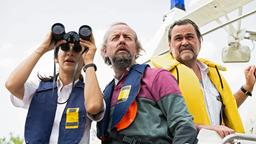 Arda Turan (Yasemin Cetinkaya), Marcel Bautz (Nicholas Bodeux) und Gerhard Jäger (Markus John) sind auf der Suche nach dem Obdachlosen Watzke.