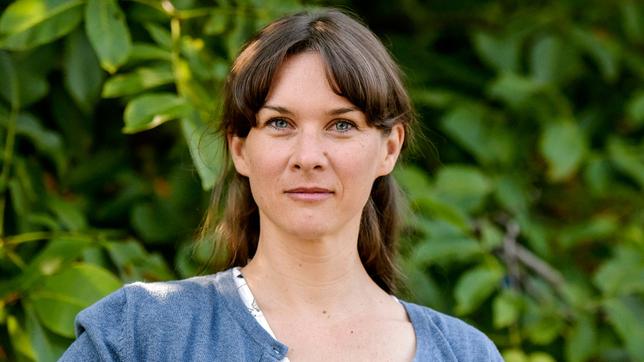 Bild: ARD/Susanne Bernhard Kathrin von Steinburg spielt Maria Beissl, die älteste Tochter von Benedikt Beissl.