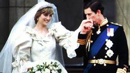 Nach ihrer Trauung gibt Prinz Charles am 29.07.1981 seiner Ehefrau Prinzessin Diana auf dem Balkon des Buckingham Palastes in London (Großbritannien) einen Handkuss. Am 31.08.2017 jährt sich zum zwanzigsten Mal der Todestag von Prinzessin Diana, die bei einem Autounfall in Paris ums Leben kam. (zu dpa «Prinzessin Diana starb vor 20 Jahren - «Königin der Herzen»» vom 16.08.2017)
