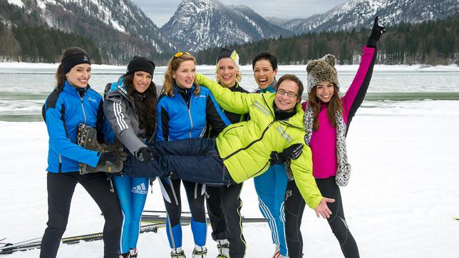 Bild: ARD/Ralf Wilschewski (v.l.n.r ) Linda Zervakis, Christine Neubauer, Susanne Pätzold, Eva Habermann, Sabine Spitz, Matthias Opdenhövel, Fernanda Brandao.