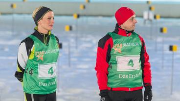 Bild: ARD/Ralf Wilschewski Team 4 (Grün): Schauspielerin Eva Habermann (l.) und Fußball-Weltmeister Olaf Thon