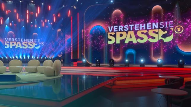 Bild: SWR Das Verstehen Sie Spaß? Studio mit secks grauen Sesseln