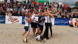 Das Team von "Rote Rosen" beim Beachvolleyball-Starcup 2014: Bo Hansen, Niklas Osterloh, Joachim Kretzer, Marcus Bluhm, Anika Lehmann und Alexandra M. Horn