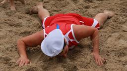 Beachvolleyball-Starcup 2014: Daniel Sellier küsst vor Freude den Sand! 