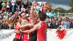Beachvolleyball-Starcup 2014: Das Team von "Verbotene Liebe" feiert