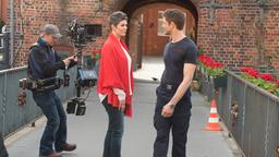 Rote Rosen Vorspann Making-of 2016 Staffel 13 Cheryl Shepard als Gunters Schwester Sydney Flickenschild und Mickey Hardt als Feuerwehrmann Mathis Seger