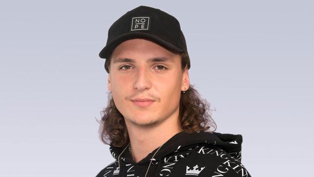 Bild: ARD/Thorsten Jander Jean-Luc Caputo ist Anton "MC Tonez" Berger.