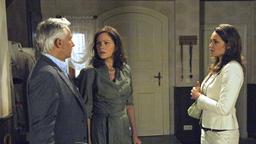 Miriam (Sarah Maria Besgen) schockt Thomas (Gerry Hungbauer) und Petra (Angela Roy) mit der Nachricht, dass sie schwanger ist.