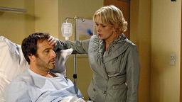 Alice besucht Nick am Krankenbett