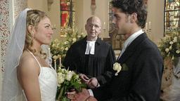 Hacki und Carmen in der Kirche