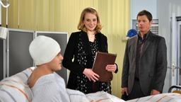 Bente und Vincent bei Lars im Krankenhaus