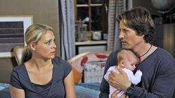 Britta mit Ben und dem Baby