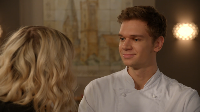 Marvin ist ein großer Fan von Spitzenkoch Johann Lafer. Dank Charlotte und Simon lernt er sein Idol kennen. 