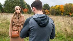 Amelie (Lara-Isabelle Rentinck) hofft, dass David (Arne Rudolf) ihr helfen kann, ihr Geld wieder zu bekommen.