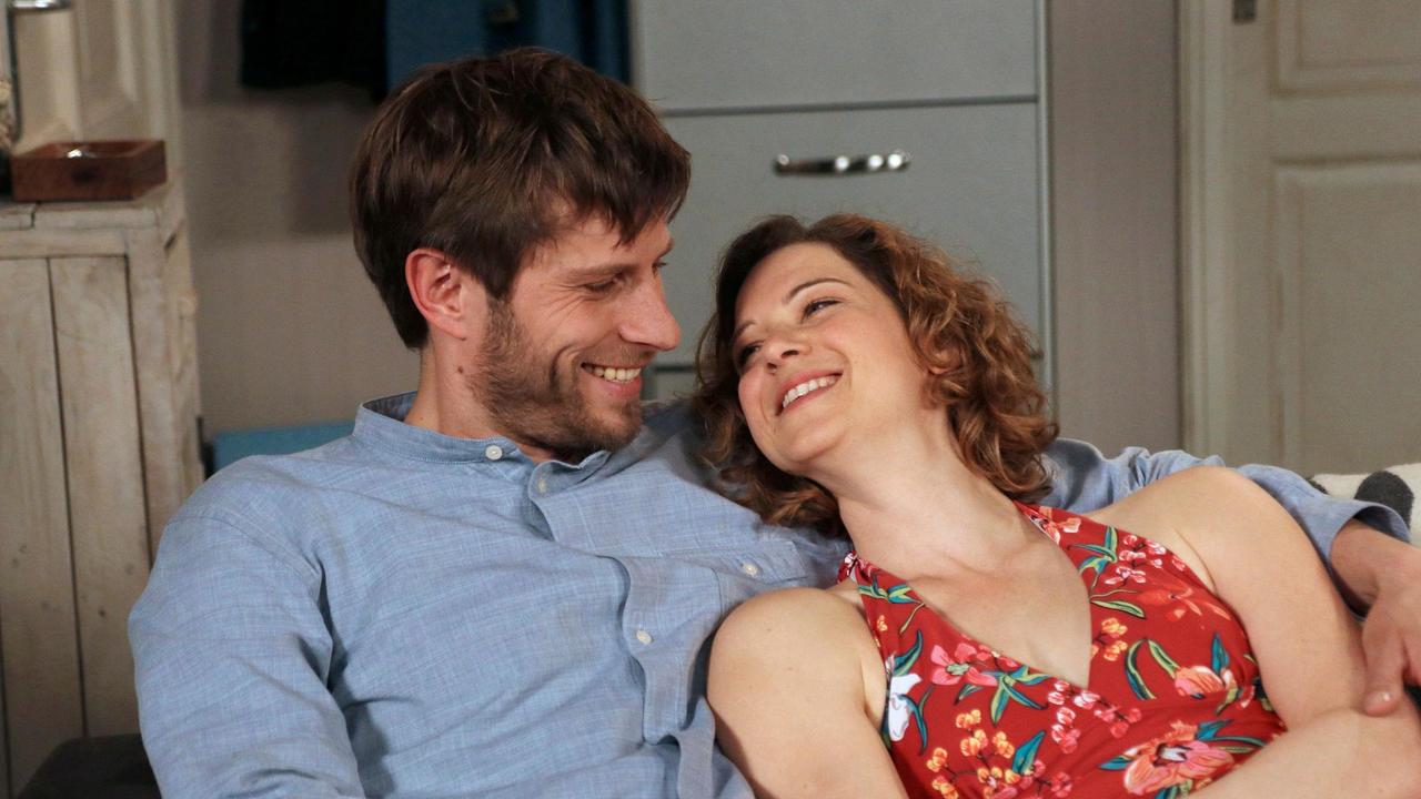 Anna (Anjorka Strechel) und Christian (Marlon Putzke) genießen ihre Beziehung in vollen Zügen.