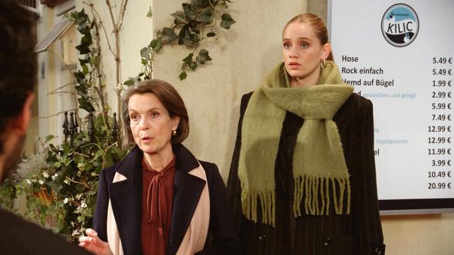 Bild: NDR/ARD/Studio Hamburg Serienwerft Bella (Alessia Mazzola) überzeugt Victoria (Caroline Schreiber), den Forderungen der Salzmarkt-Mieter nachzugeben. Überraschend nimmt Victoria die Kündigungen zurück - aber nicht alle...