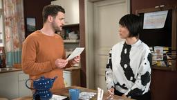 Durch David (Arne Rudolf) erkennt Ellen (Yun Huang), dass sie bei ihrem Rezept für Thomas, bei Null anfangen muss.