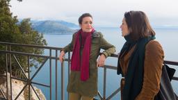 Eliane (Samantha Viana) errät, dass Helen (Patricia Schäfer) und Arne nicht nur für Ausgrabungen gemeinsam in Italien sind.