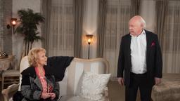 Erika (Madeleine Lierck-Wien) gesteht Pierre (Eric P. Caspar), keine feste Beziehung zu wollen.