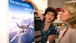 Rote Rosen: Merle und Tine mit einem beschmierten Malte-Air-Poster